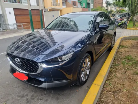 Mazda CX-30 High AT usado (2023) color Azul precio u$s24,000