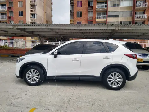 Mazda CX-5 2.0L Touring 4x2 Plus Aut usado (2017) color Blanco precio $73.500.000