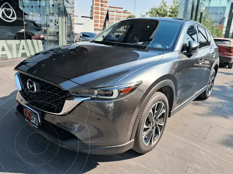 Mazda CX-5 Signature usado (2023) color MAZGGRIS TITANIO precio $550,000