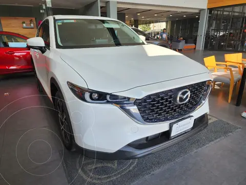 Mazda CX-5 Signature usado (2022) color Blanco precio $559,000