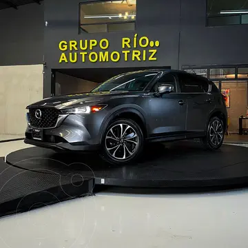Mazda CX-5 Signature usado (2023) color Gris Oscuro precio $515,000