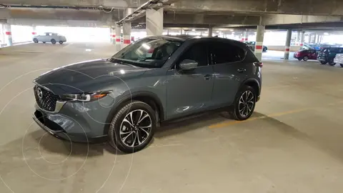 Mazda CX-5 Signature usado (2023) color Gris precio $460,000