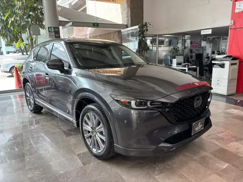 Mazda CX-5 Signature usado (2024) color Gris precio $579,000