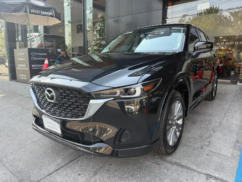 Mazda CX-5 s Grand Touring usado (2024) color Negro precio $572,000