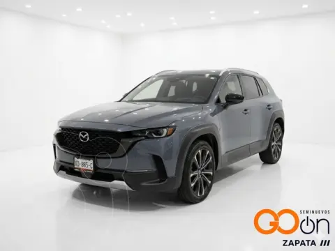 Mazda CX-50 Signature usado (2024) color MAZCGRIS POLYMETAL precio $620,000