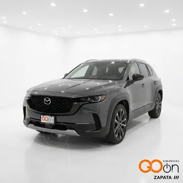 Mazda CX-50 Signature usado (2024) color MAZGGRIS TITANIO precio $629,000