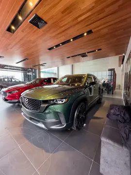 Mazda CX-50 Signature nuevo color Verde precio $818,900