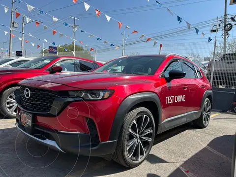 Mazda CX-50 Signature usado (2024) color Rojo financiado en mensualidades(enganche $190,478 mensualidades desde $14,566)