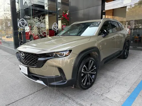 Mazda CX-50 Signature usado (2025) color Bronce precio $689,000