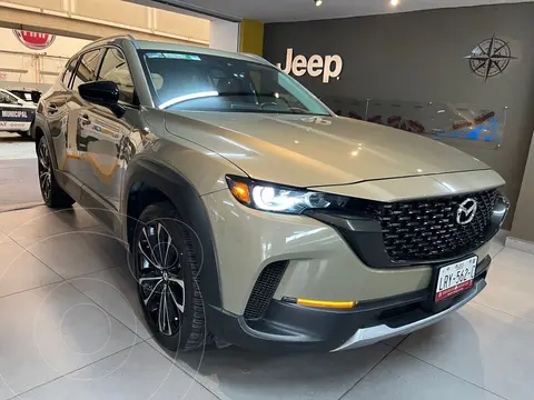 Mazda CX-50 Signature usado (2024) color Cafe precio $635,000