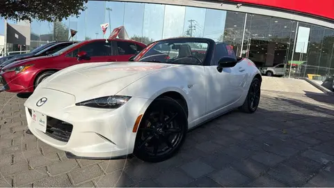 Mazda MX-5 i Sport usado (2020) color Blanco financiado en mensualidades(enganche $88,419 mensualidades desde $9,409)