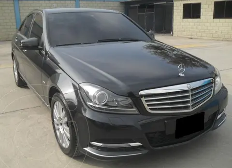 Mercedes Benz Clase C C230 usado (2012) color Negro precio u$s8.000