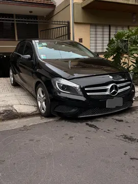 Mercedes Clase A Hatchback 200 Urban usado (2014) color Negro precio u$s27.000