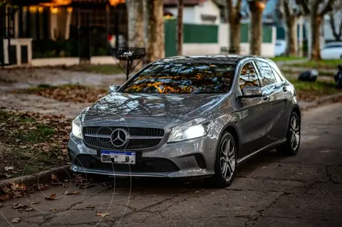 Mercedes Clase A Hatchback 200 Urban Aut usado (2016) color Gris precio u$s19.900