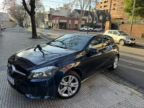 Mercedes Clase A Hatchback 200 Urban Aut usado (2018) color Azul precio u$s30.000