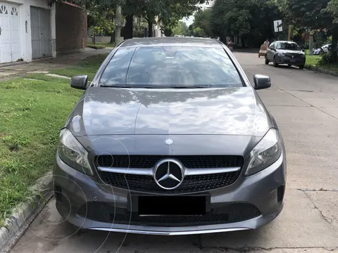 foto Mercedes Clase A Hatchback 200 Progressive Aut usado (2017) color Gris precio u$s25.000