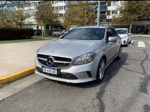 Mercedes Clase A Hatchback 200 Urban Aut usado (2019) color Gris Montana precio u$s38.500