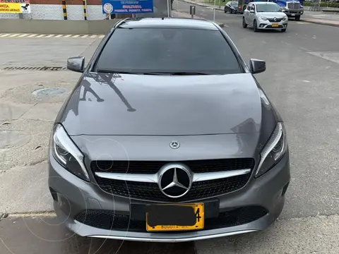 Mercedes Clase A Hatchback 200 Aut usado (2018) color Gris Montana precio $76.000.000
