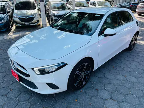 Mercedes Clase A Hatchback 200 Style usado (2019) color Blanco financiado en mensualidades(enganche $122,819 mensualidades desde $10,909)