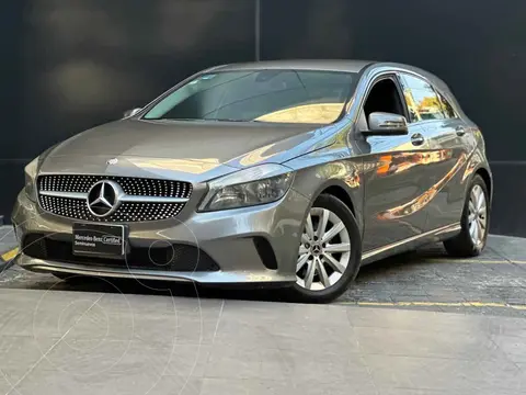 Mercedes Clase A Hatchback 180 CGI Aut usado (2016) color Gris precio $215,000