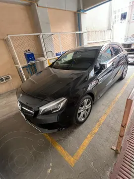 Mercedes Clase A Hatchback 200 CGI Urban Aut usado (2018) color Negro Cosmos precio $340,000