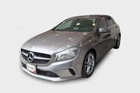 Mercedes Clase A Hatchback 200 Style usado (2017) color Gris precio $300,000