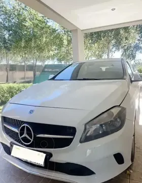 Mercedes Clase A Sedan 200 Style Aut Sedan usado (2018) color Blanco precio u$s18.000