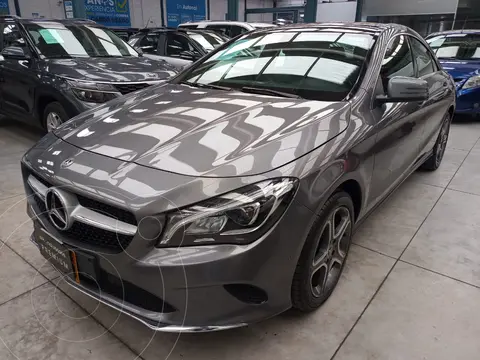 Mercedes Clase B 180 Urban usado (2019) color Gris precio $109.100.000