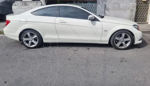 Mercedes Clase C Coupe 250 CGI Aut usado (2012) color Blanco precio $250,000