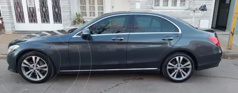 Mercedes Clase C Sedan 250 Avantgarde Aut usado (2017) color Azul Brillante precio u$s35.000