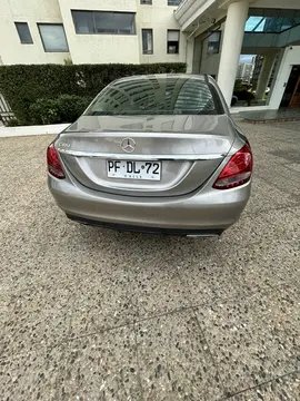 Mercedes Clase C Sedan 180 usado (2021) color Gris precio $28.000.000
