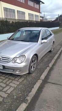 Mercedes Clase C Sedan 180 Sport usado (2007) color Gris precio $8.500.000