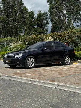Mercedes Clase C Sedan 180 K usado (2006) color Azul precio $34.800.000