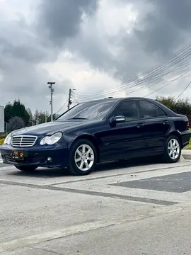 Mercedes Clase C Sedan 180 K usado (2006) color Azul precio $35.900.000