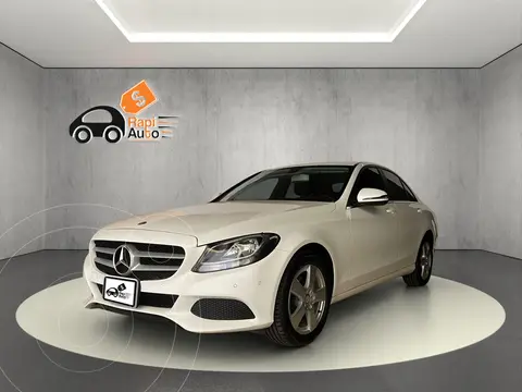 Mercedes Clase C Sedan 180 CGI usado (2017) color Blanco Calcita financiado en mensualidades(enganche $76,048 mensualidades desde $11,439)