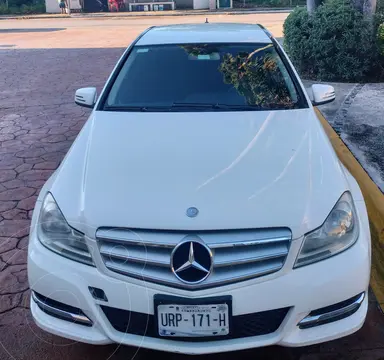 Mercedes Clase C Sedan 180 CGI Aut NAV usado (2013) color Blanco precio $196,750
