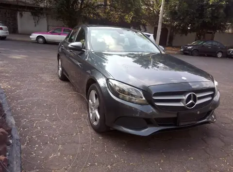 Mercedes Clase C Sedan 180 CGI Aut usado (2016) color Gris precio $324,700