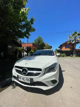 Mercedes Clase CLA 200 Urban Aut usado (2016) color Blanco precio $21.000.000