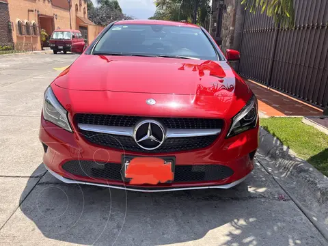 Mercedes Clase CLA 200 CGI usado (2017) color Rojo Jupiter precio $450,000