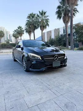 Mercedes Clase CLA 250 CGI Sport usado (2017) color Negro Noche precio $325,000