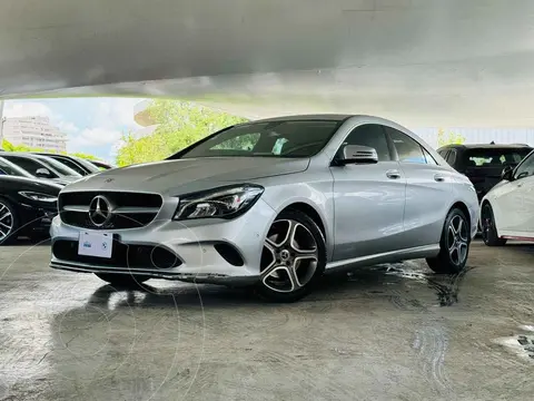 foto Mercedes Clase CLA 200 CGI Sport usado (2019) color Plata precio $399,000