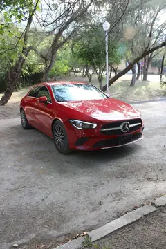 Mercedes Clase CLA 200 Progressive usado (2021) color Rojo Jupiter financiado en mensualidades(enganche $100,000 mensualidades desde $9,800)