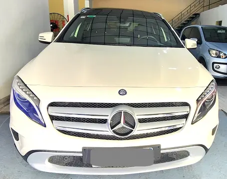 Mercedes Clase GLA 200 Urban Aut usado (2016) color Blanco precio u$s29.000