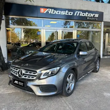 Mercedes Clase GLA GLA 250  4MATIC URBAN usado (2018) color Gris precio u$s33.900