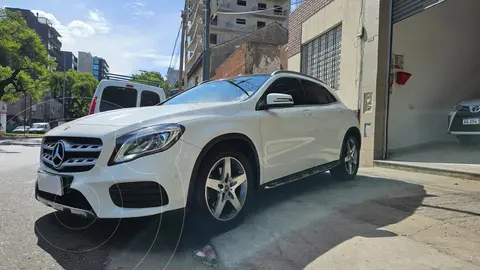 Mercedes Clase GLA 250 Urban 4Matic AMG Line usado (2018) color Blanco Cirro precio u$s35.000