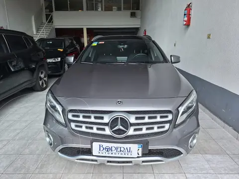 Mercedes Clase GLA 200 Urban Aut usado (2018) color Gris Oscuro precio $32.990.000