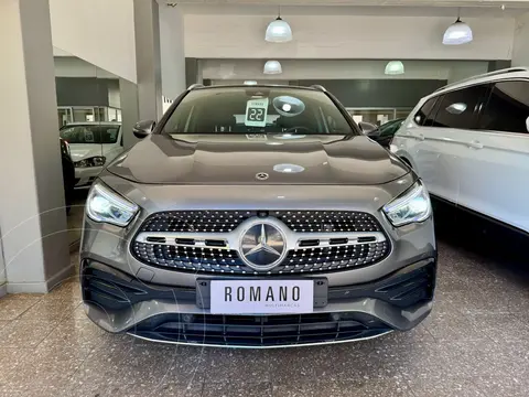 Mercedes Clase GLA 250 Urban 4Matic AMG Line usado (2022) color Gris Montana precio u$s70.000