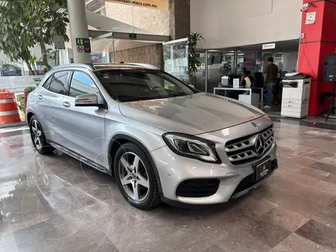 Mercedes Clase GLA 250 Sport 4MATIC usado (2020) color plateado financiado en mensualidades(enganche $187,682 mensualidades desde $7,897)