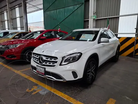 Mercedes Clase GLA 200 Aut usado (2020) color Blanco financiado en mensualidades(enganche $96,000 mensualidades desde $7,300)