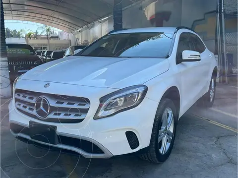 Mercedes Clase GLA 200 Aut usado (2019) color Blanco precio $399,000